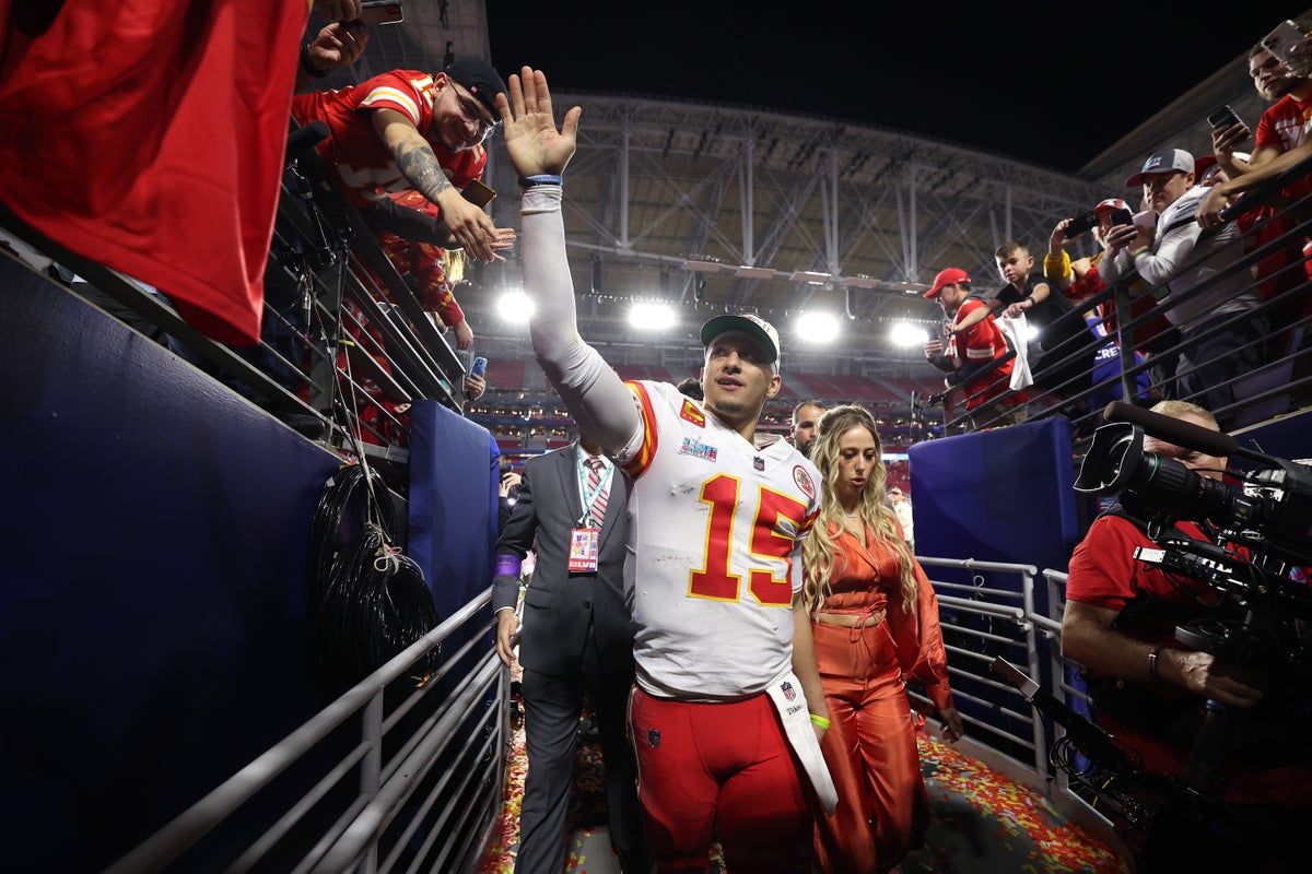 Mahomes leads Chiefs to comeback win against Eagles in Super Bowl classic, Super Bowl LVII