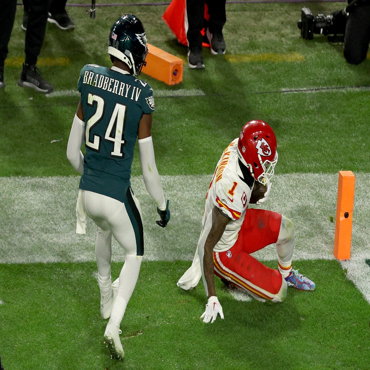 Super Bowl officials slammed for controversial James Bradberry penalty