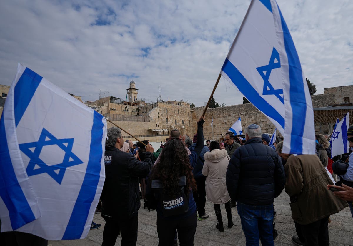 Thousands march in Israel as Netanyahu allies push overhaul