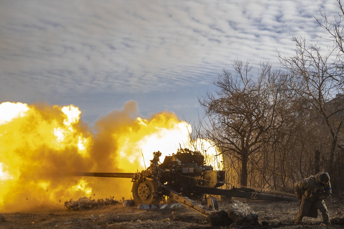 Ukraine-Russia news – live: Putin’s troops begin ‘crazy, chaotic’ shelling in Bakhmut
