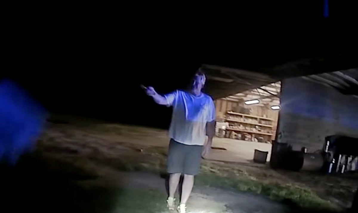 Dramatic bodycam footage shows Alex Murdaugh sobbing and asking ‘are they dead’ on night of murders