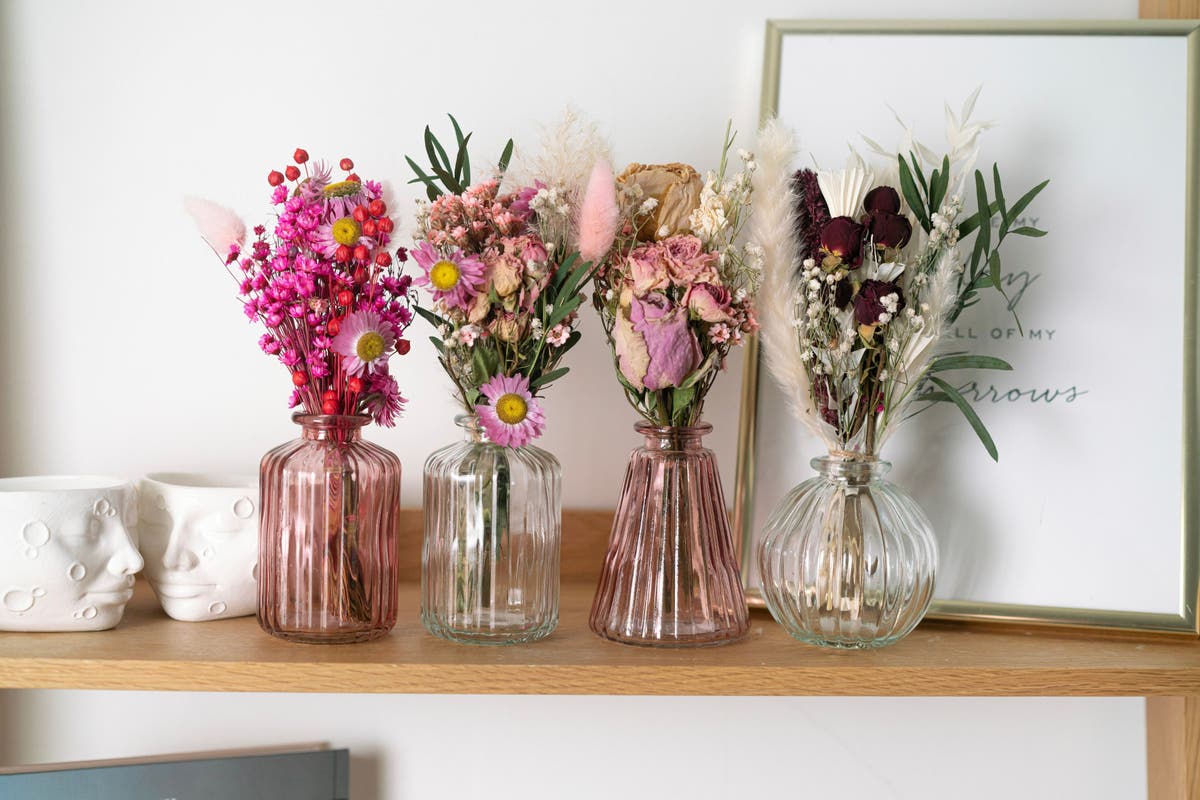 How to dry and press your Valentine&rsquo;s Day flowers