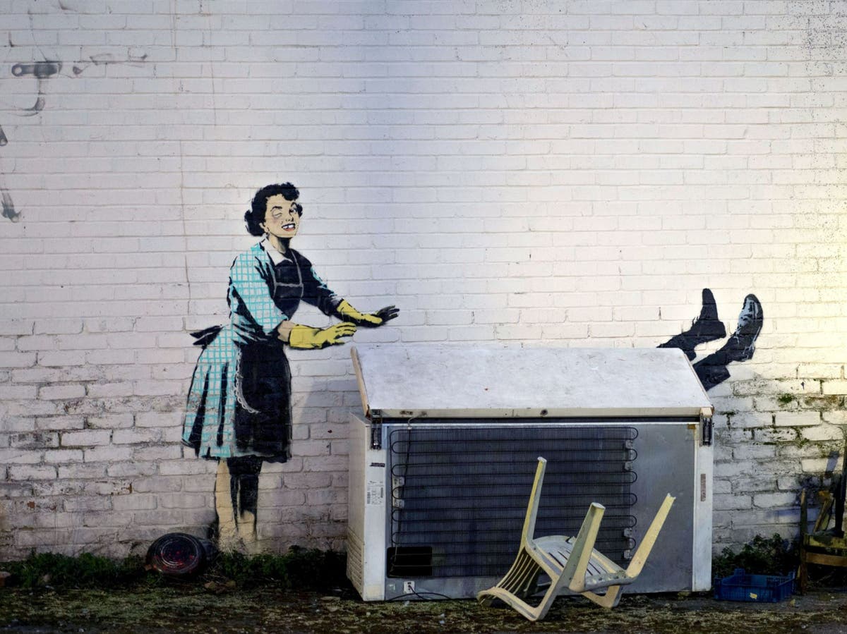 Banksy’s Valentine’s Day art removed after just a few hours