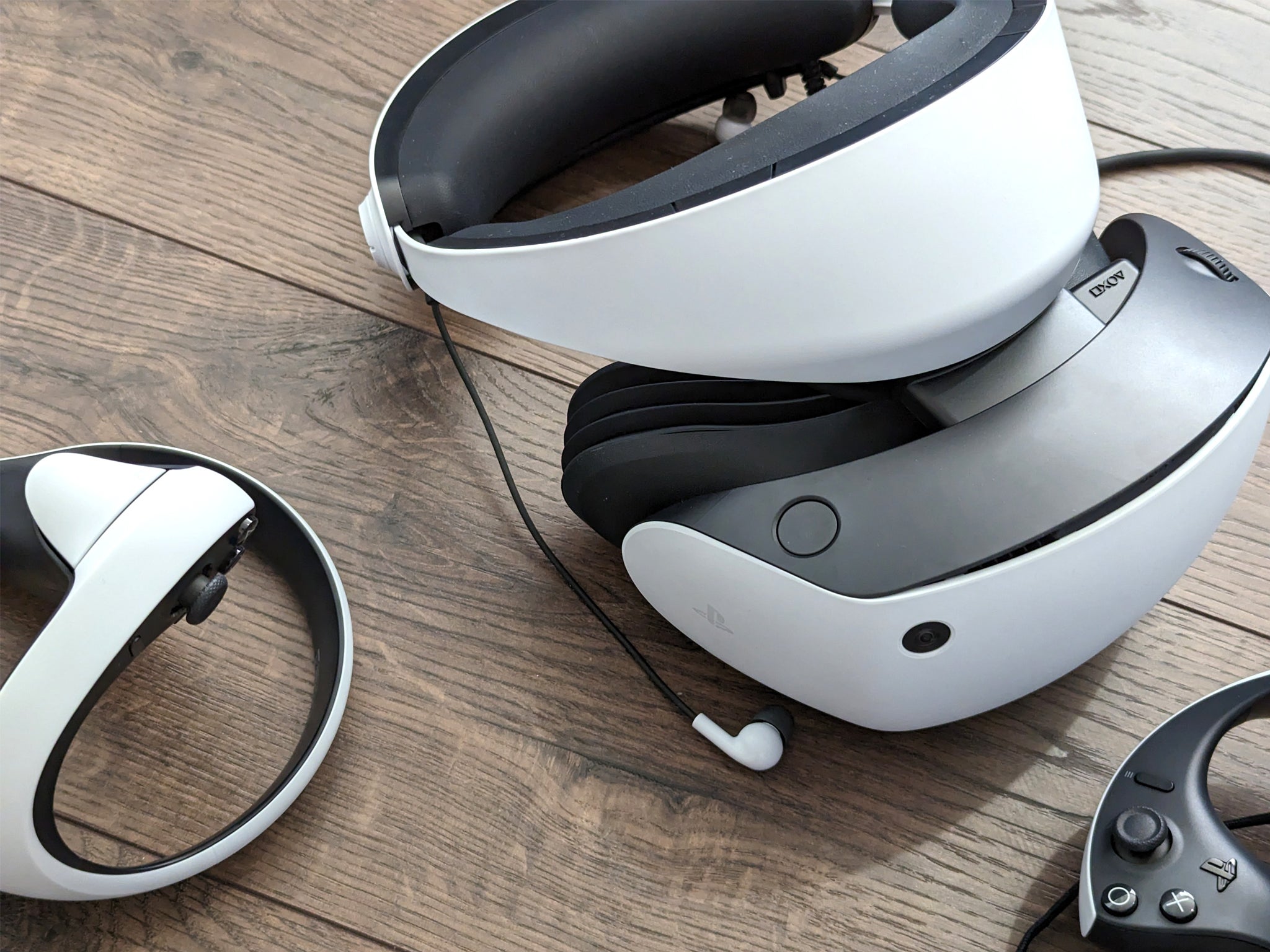 WATCH: Sony PS VR2 unboxing