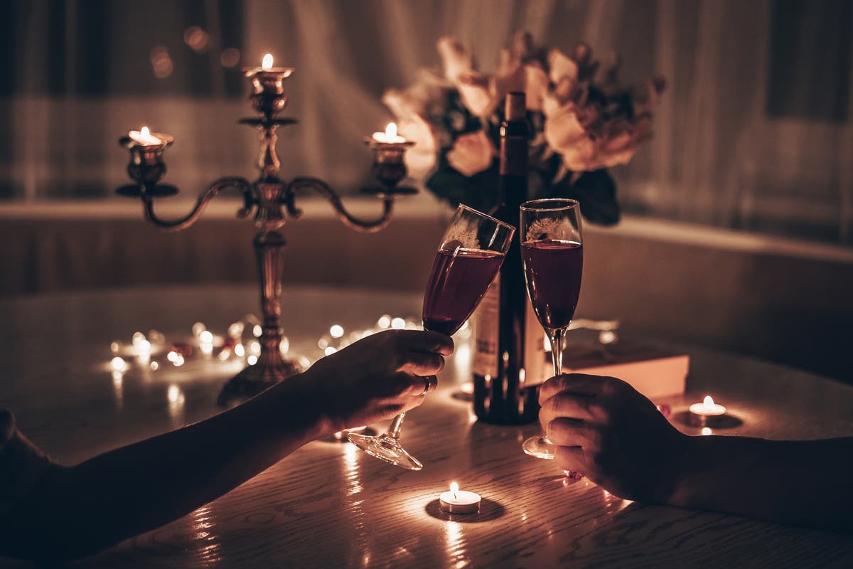 Five Dating Trends To Avoid On Valentine S Day And Three To Actually Use The Independent