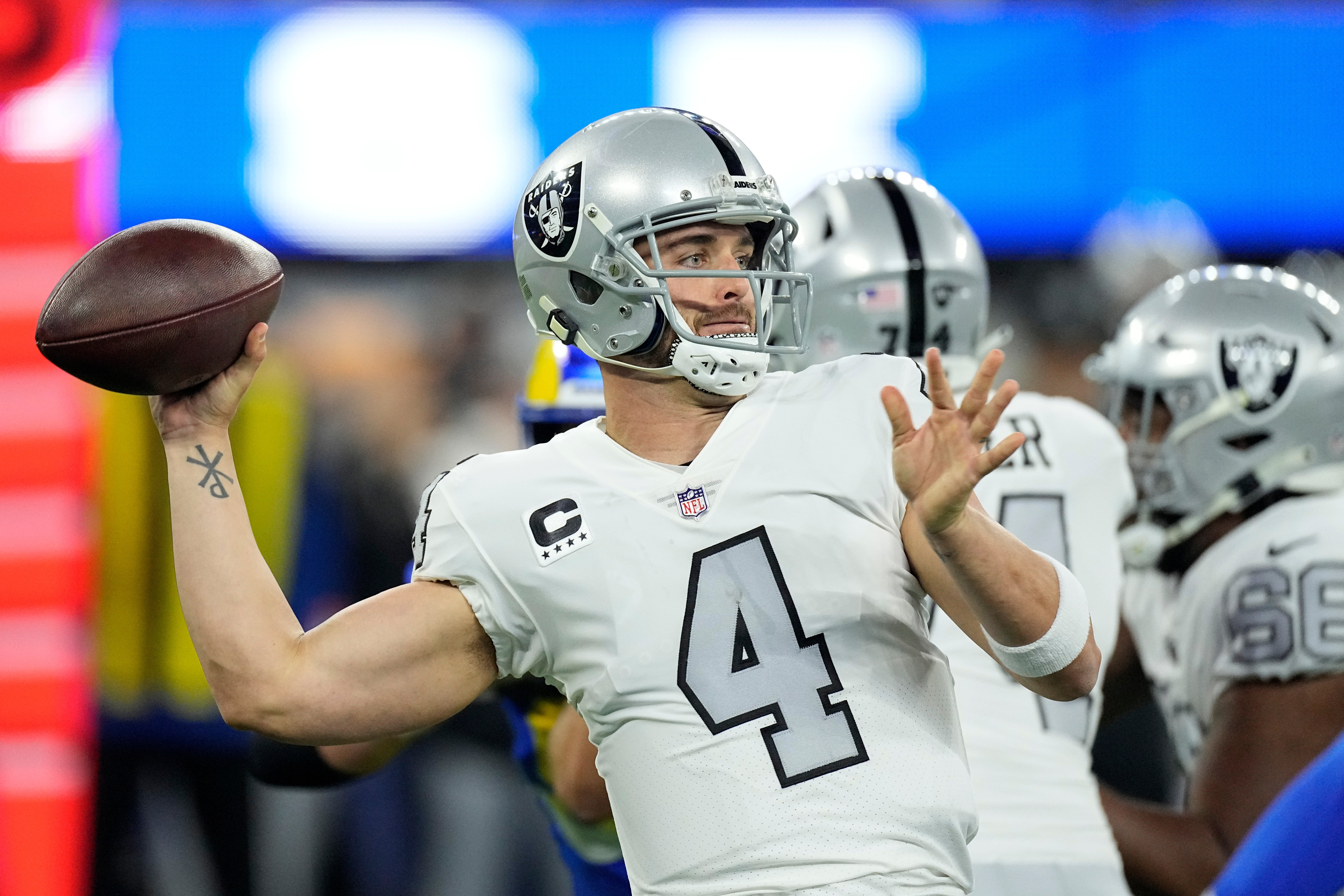 RAIDERS-CARR