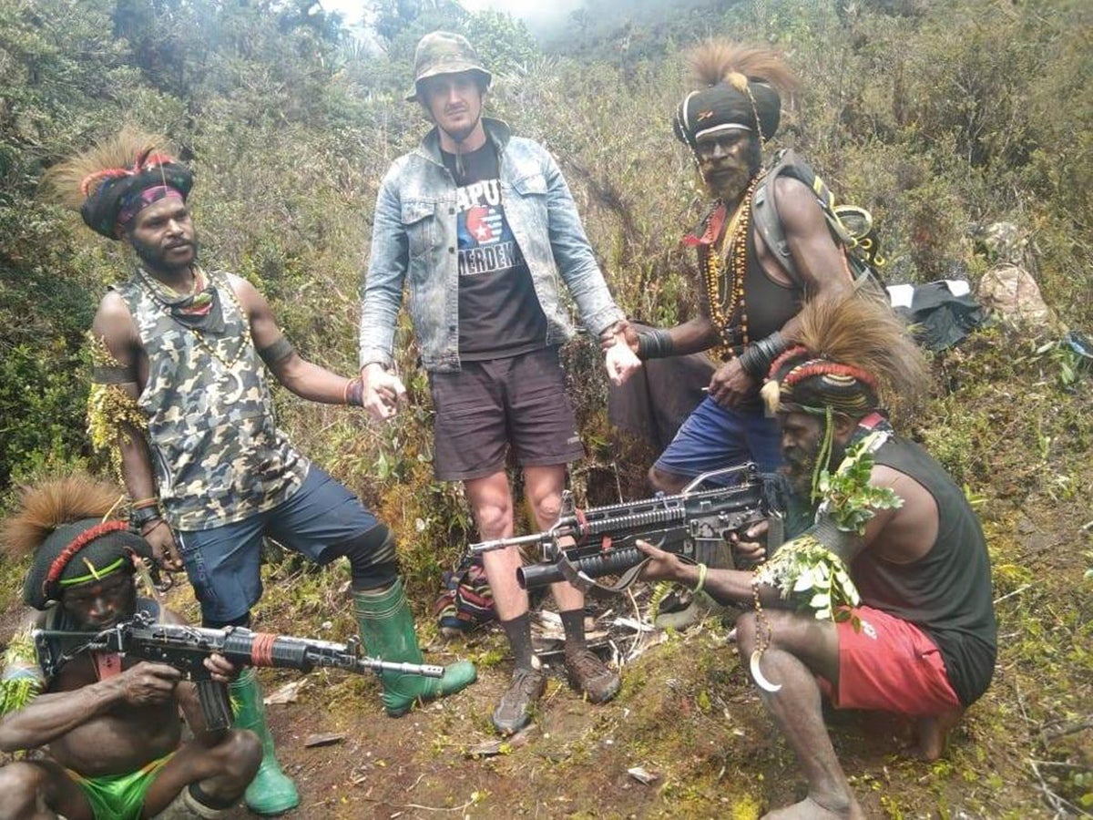 Separatist rebels in Papua say kidnapped NZ pilot is safe