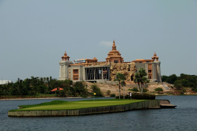 <p>The 17th hole and Amata Castle at Amata Spring Country Club</p>