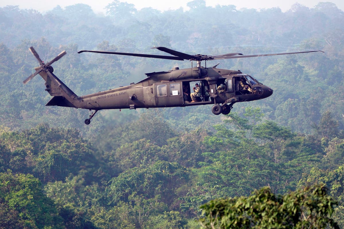 Black Hawk helicopter crashes in Alabama, killing everyone on board Black Hawk helicopter crashes in Alabama, killing everyone on board