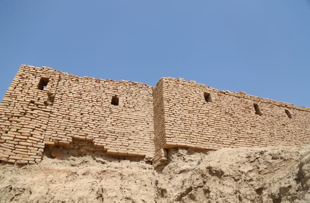 <p>A picture taken on 19 March 2021 shows a view of the Ziggurat of the ancient Sumerian city of Nippur, in the Diwaniya governorate in southern Iraq</p>