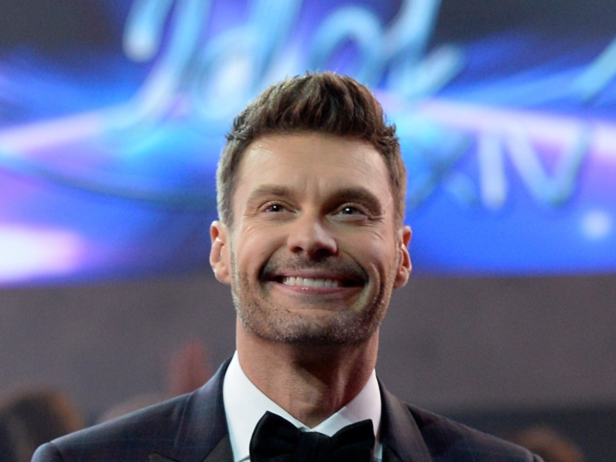 Ryan Seacrest: Kelly Ripa reacts as co-host quits Live with Kelly and Ryan on air