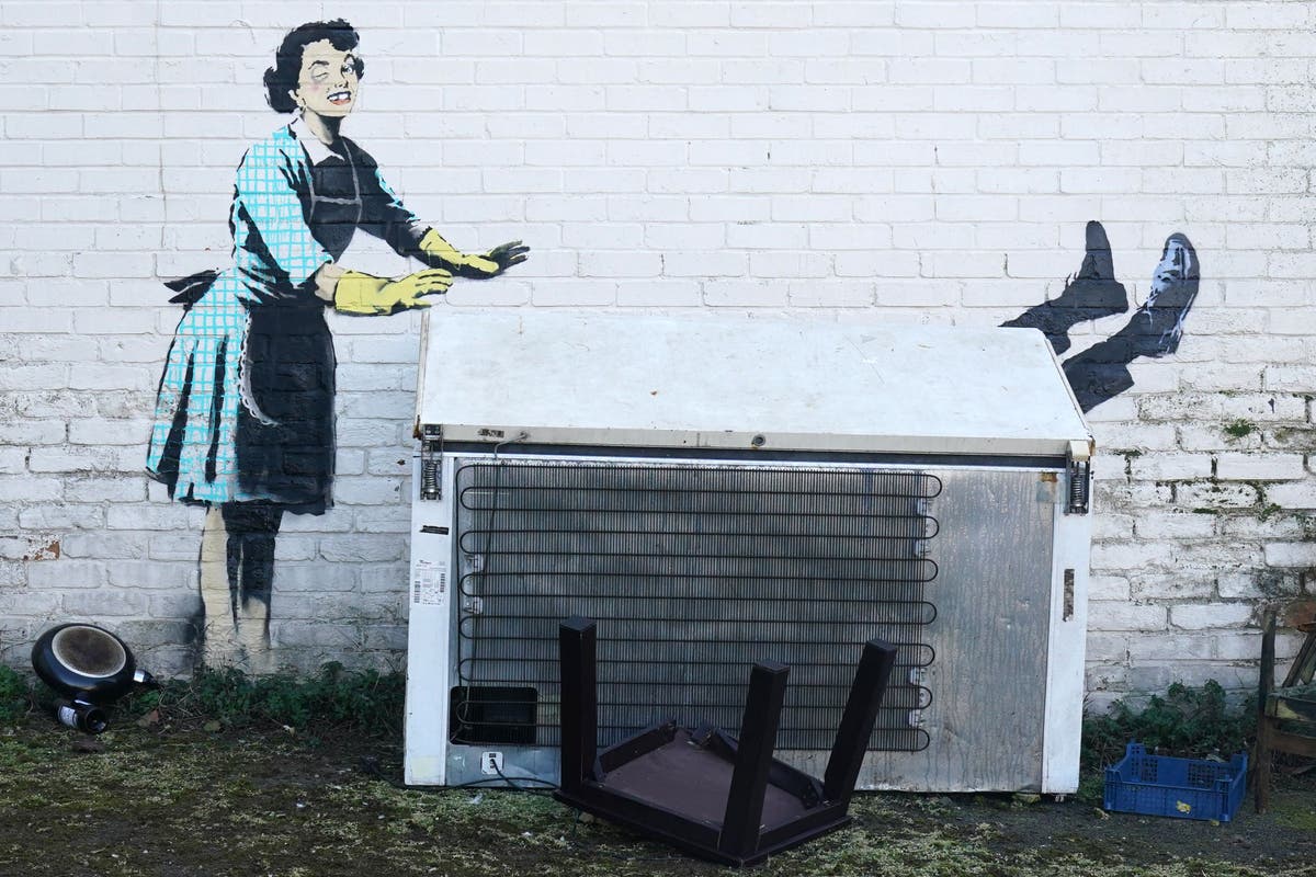 Freezer removed again from Banksy&rsquo;s Valentine&rsquo;s Day Mascara artwork