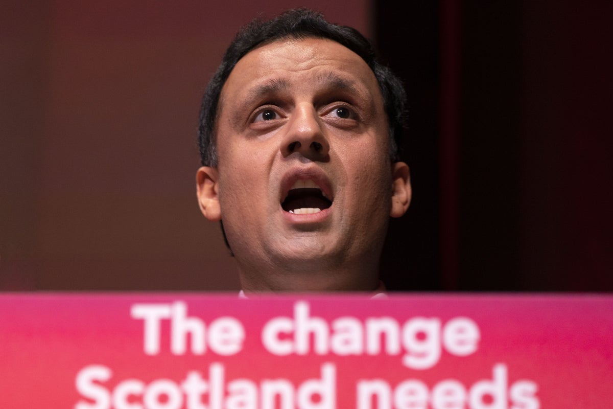Scottish Labour unveils policy to sell empty homes for £1