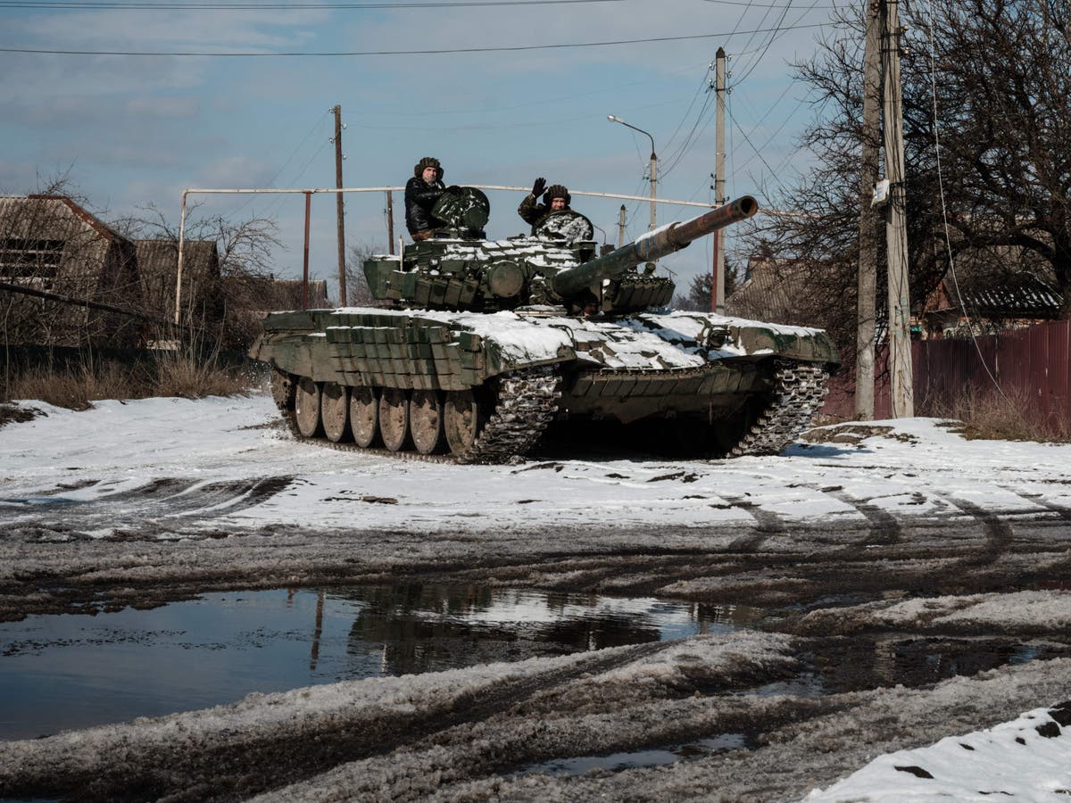 Top Russian spy colonel for Vladimir Putin and celebrated paratrooper killed in Ukraine