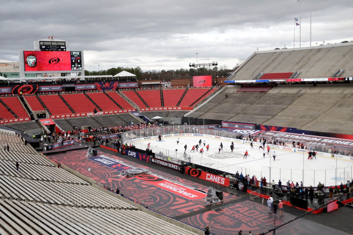 ESPN gets 1st chance to air hockey Stadium Series game