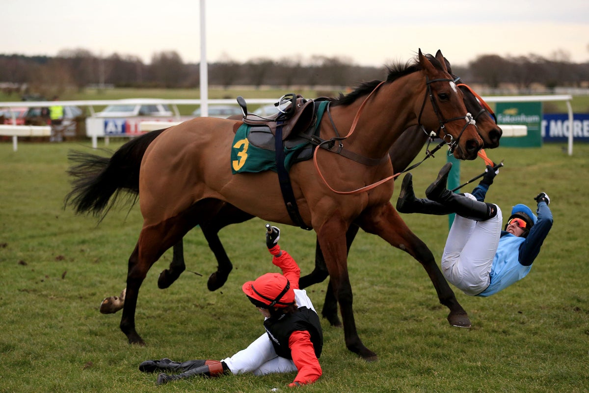 On this day in 2016: Victoria Pendleton falls on racecourse jumps debut