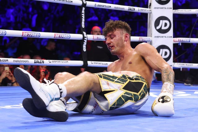 <p>Leigh Wood lost his WBA featherweight world title in dramatic fashion to Mauricio Lara </p>