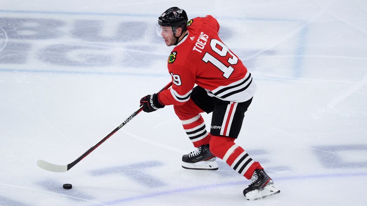 Blackhawks C Toews dealing with long COVID-19 symptoms