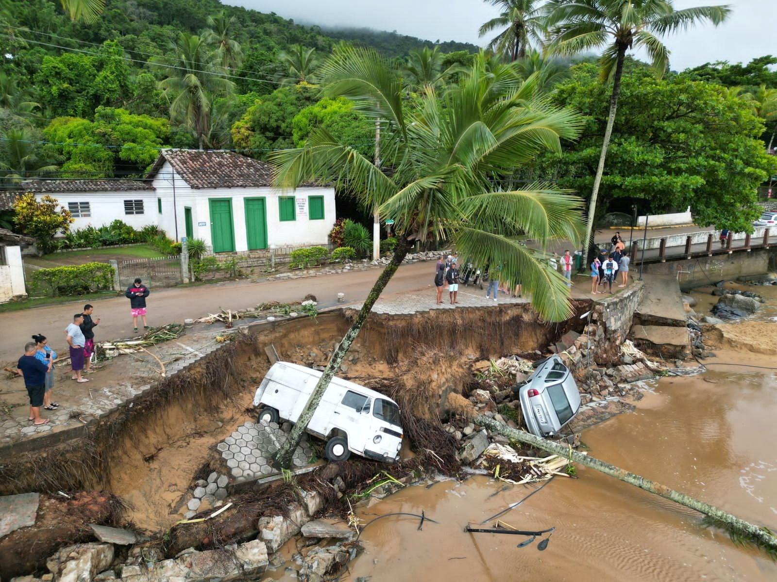 <p>Damage caused by severe rainfall in Ilhabela, Brazil</p>