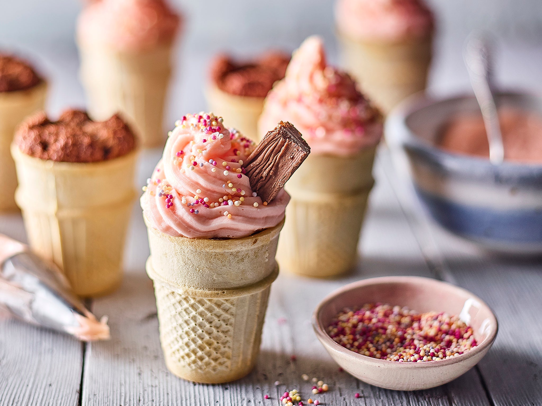 Can’t decide whether you fancy a cupcake or an ice cream? Have both with this fun recipe