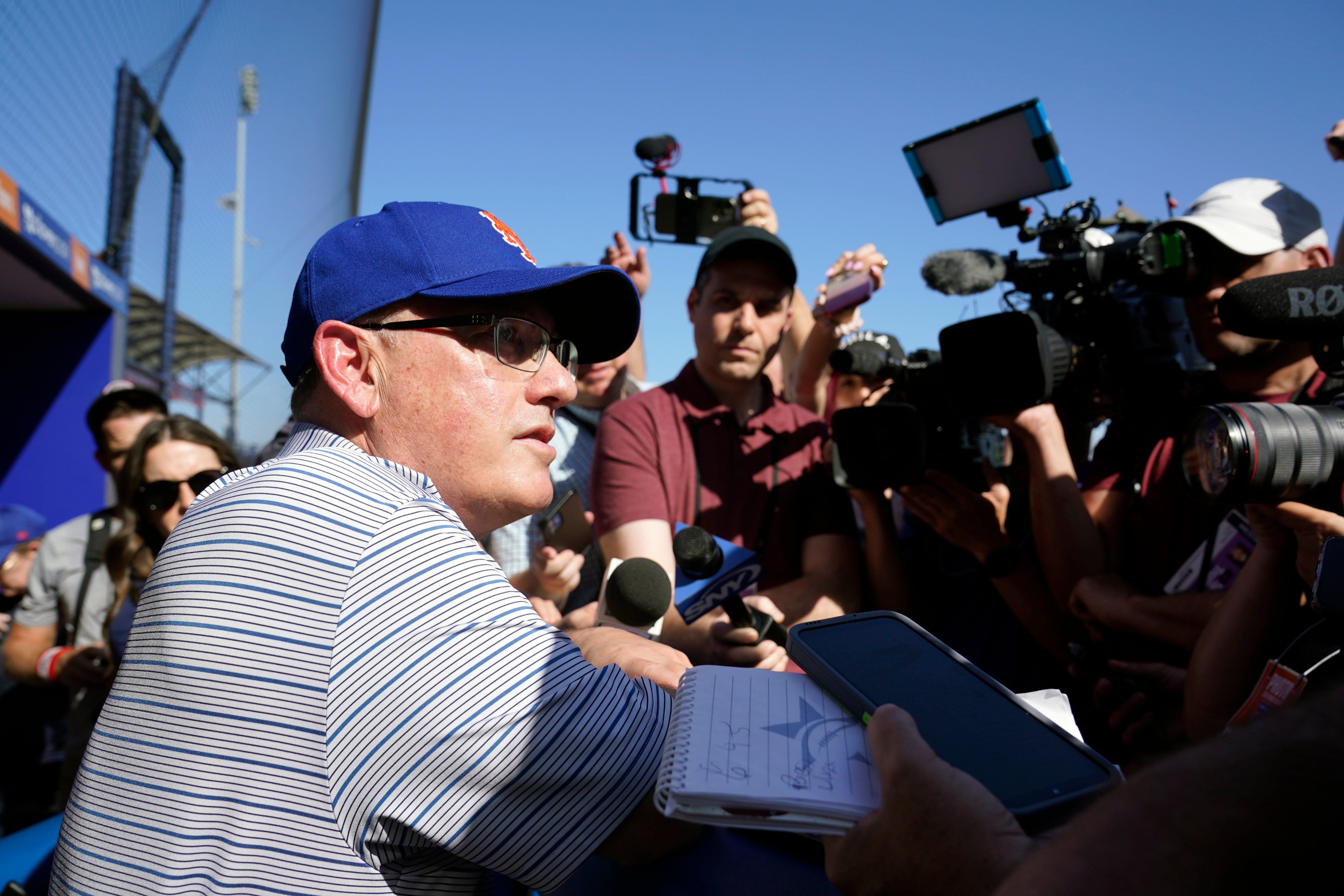 Una avalancha de fichajes de gran dinero todavía no ha traducido a un puesto en la Serie Mundial para los Mets de Nueva York, que se estrelló por la MLB el domingo sin asegurar un lugar en los playoffs