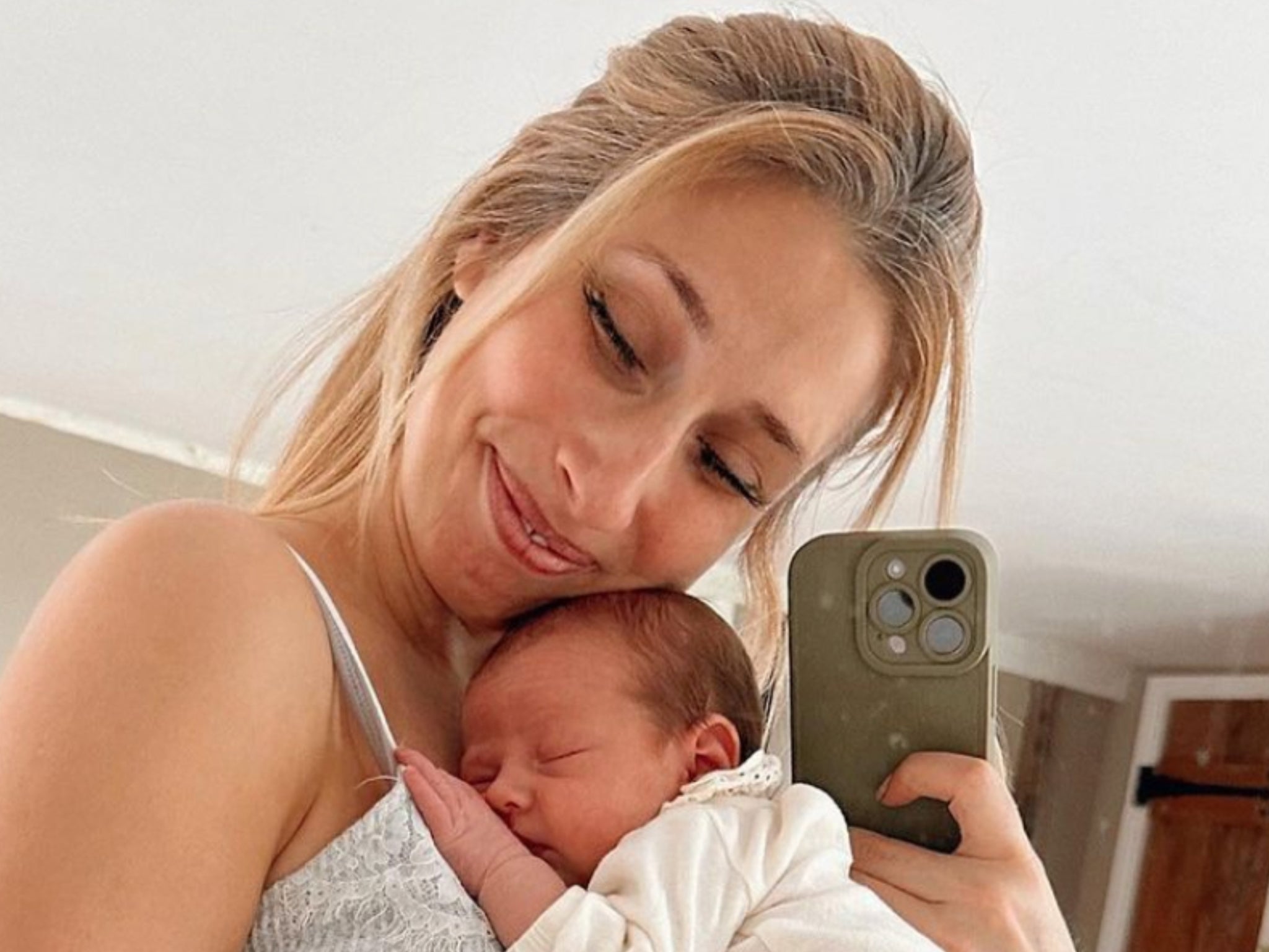 Stacey Solomon left naked during breastfeeding mishap You cant breastfeed in a jumper dress The Independent