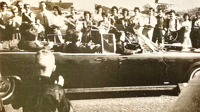 <p>A photo taken on the day of John F Kennedy’s assassination in Dallas in 1963 has been unearthed in a Texas thrift store</p>