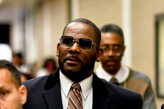 VIOLENCIA SEXUAL-R KELLY