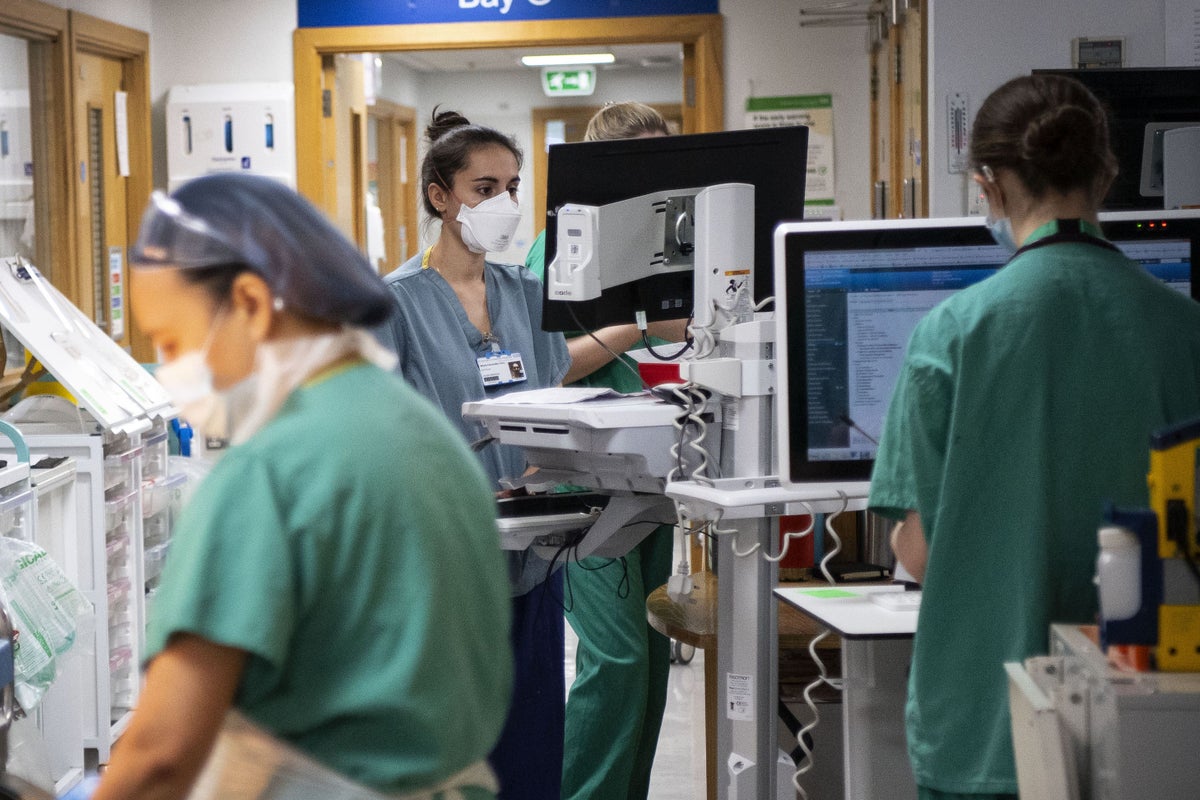 Covid-19 hospital admissions in England continue to rise