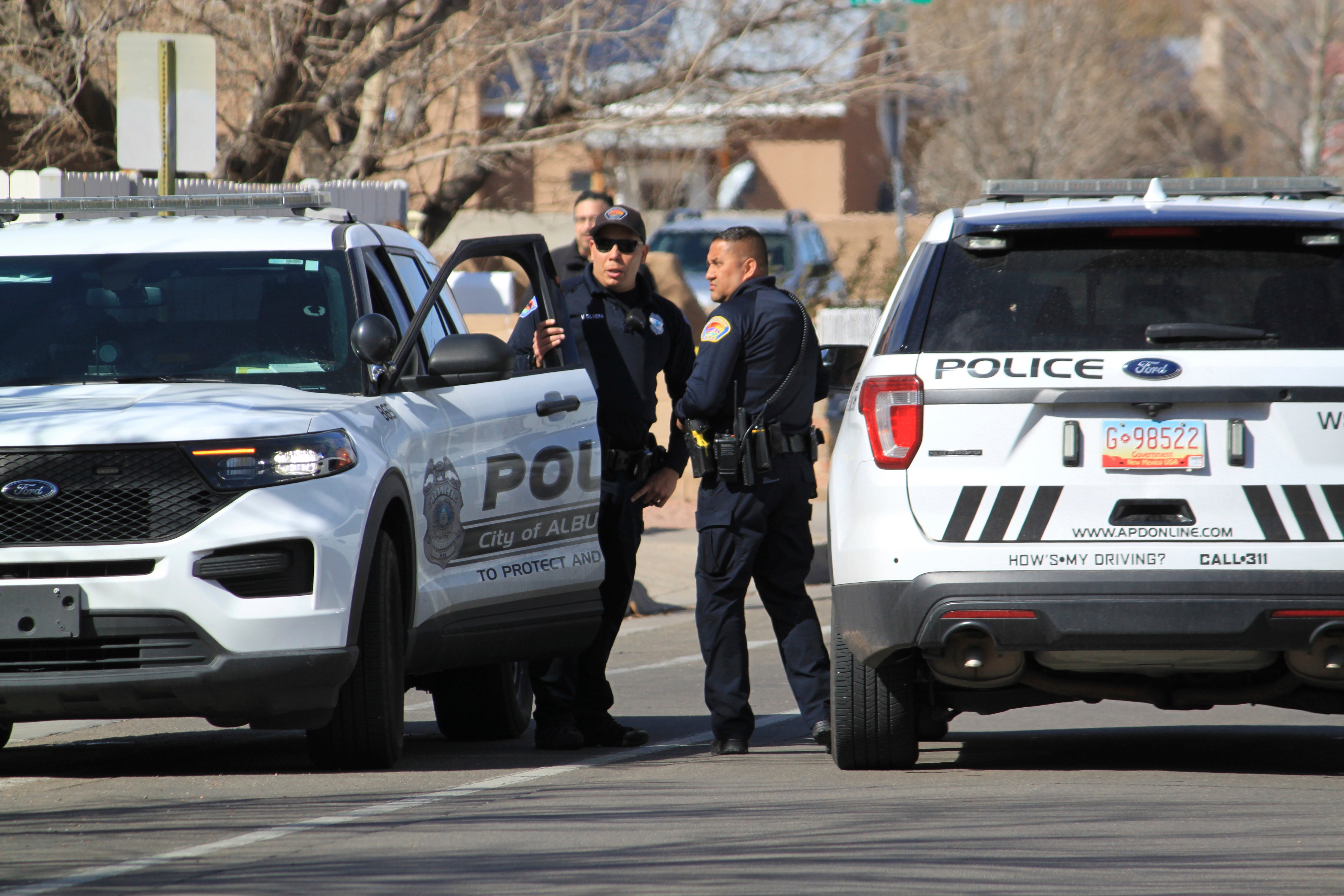 3 Dead After Shooting, Stabbing Inside Albuquerque Home | The Independent