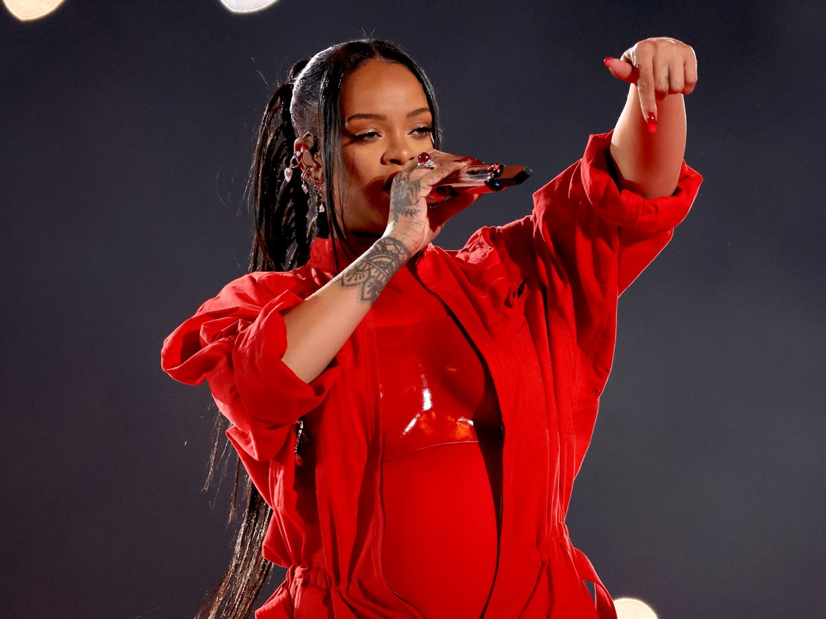 Rihanna returns to the stage triumphant - and pregnant - for Super Bowl  halftime show