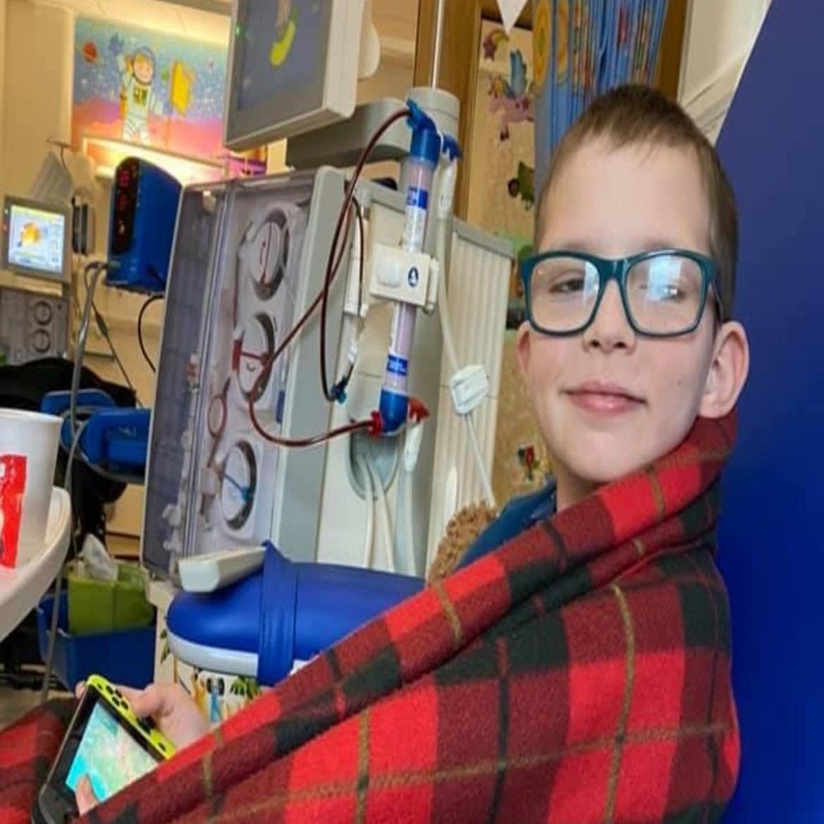 family-thank-living-donor-after-11-year-old-boy-s-kidney-transplant