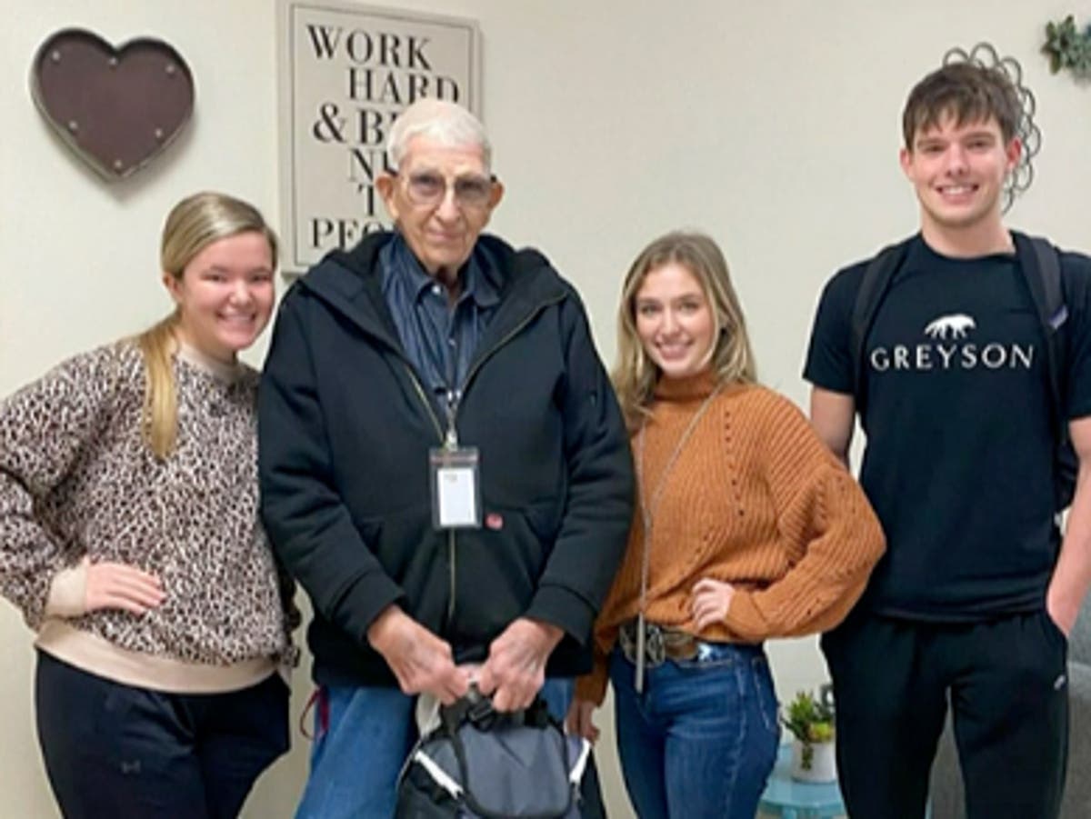 Students raise more than $270K so 80-year-old janitor can retire Students raise more than $270K so 80-year-old janitor can retire