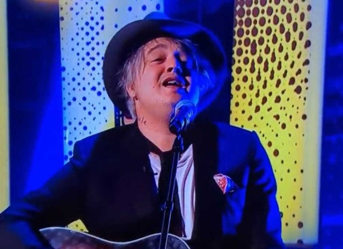 Pete Doherty sings ‘Dirty Old Town’ in Ukrainian in rare TV appearance