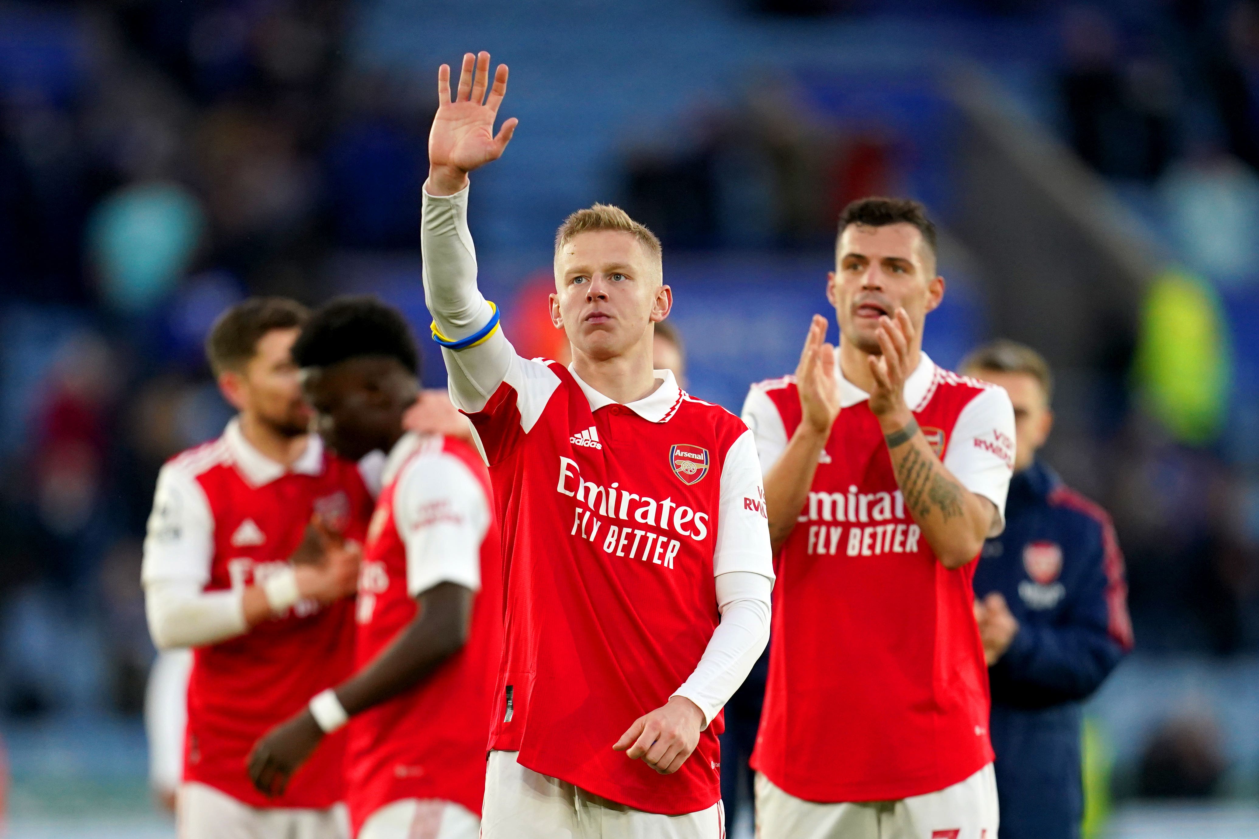 Arsenal and Liverpool win in Premier League to keep in touch with