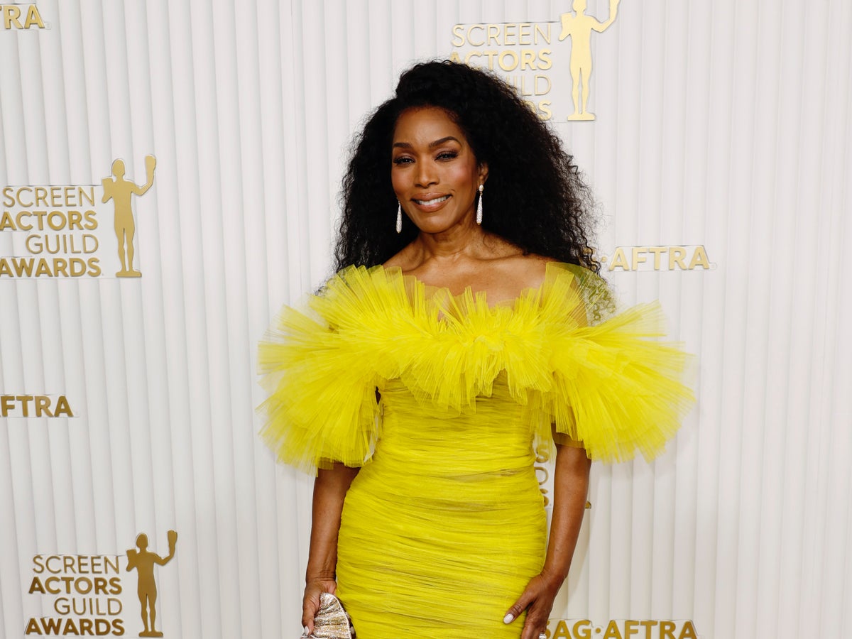 Angela Bassett jokes she may do ‘something’ at SAG Awards after viral Ariana DeBose BAFTAs rap