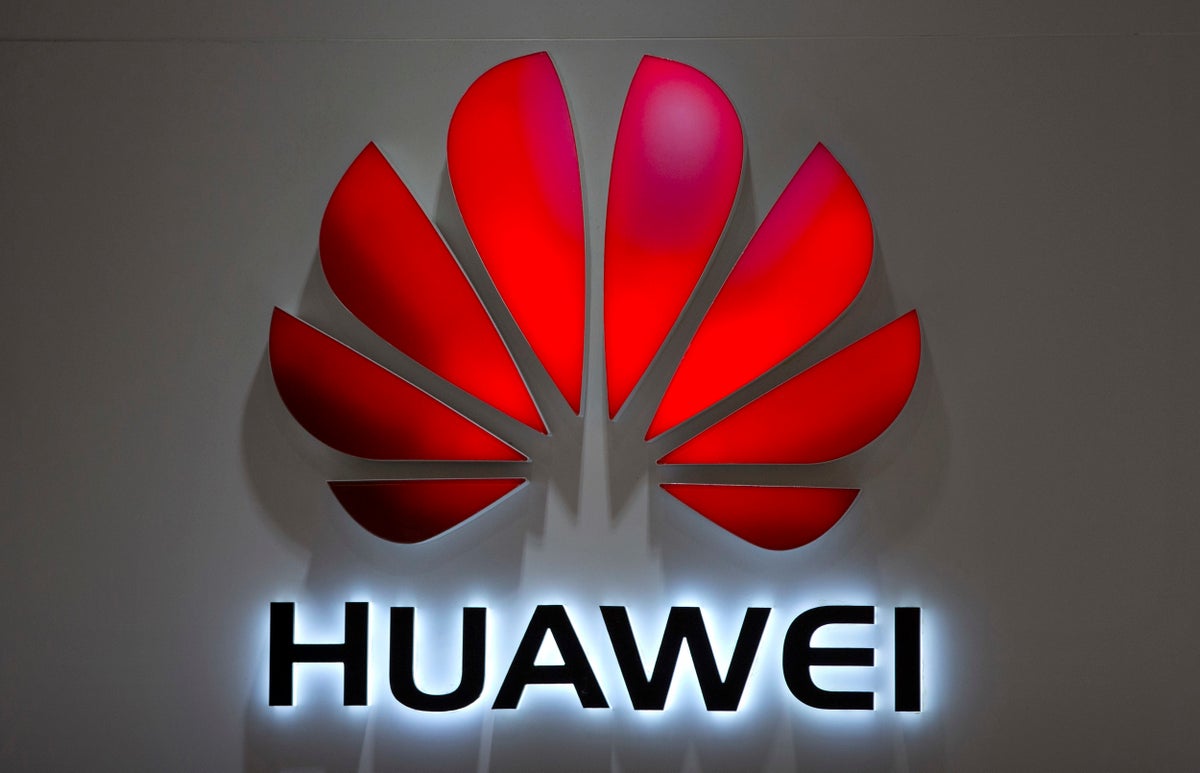 Huawei, ABD yaptırımlarına rağmen MWC mobil teknoloji fuarına hakim