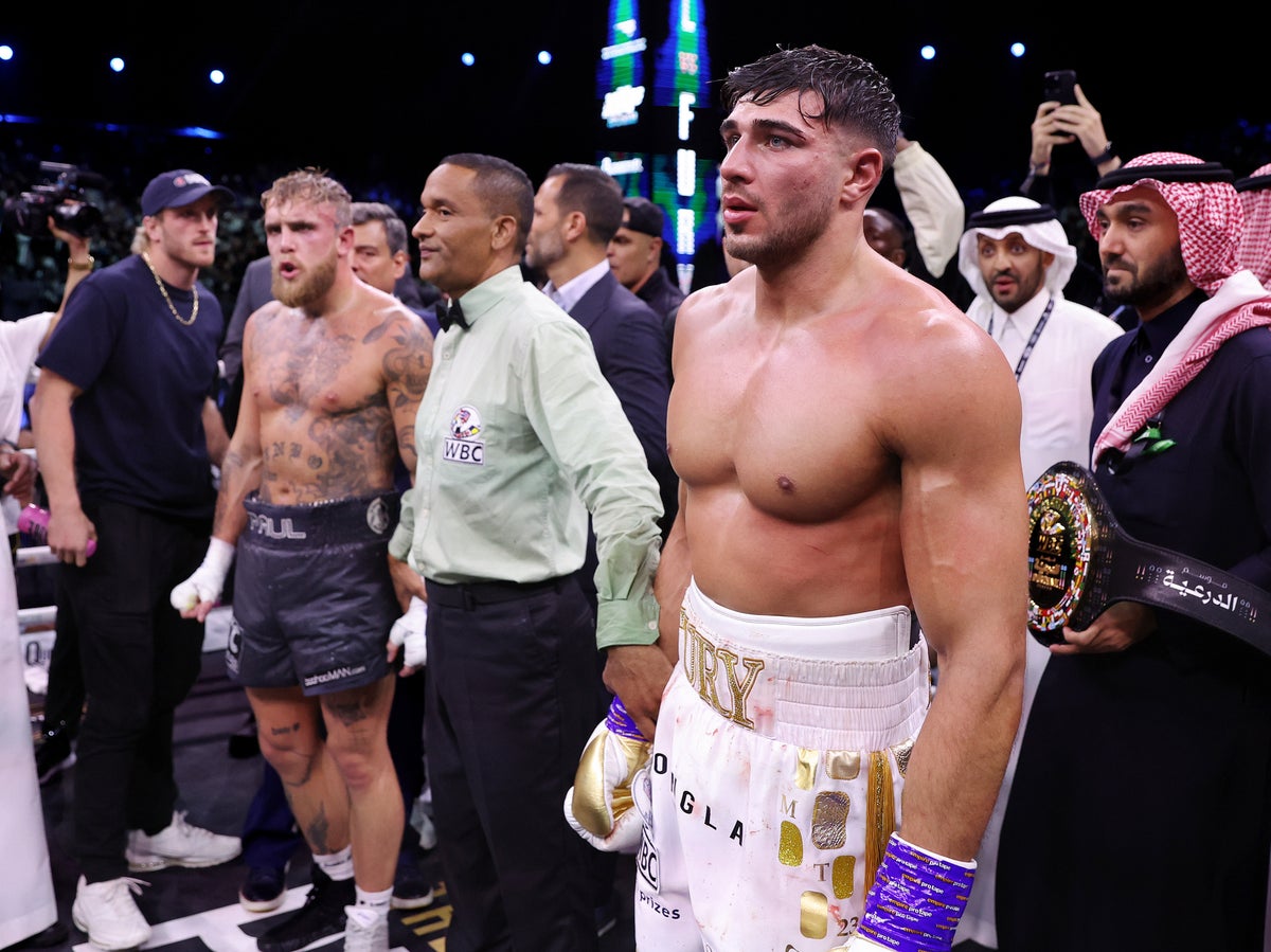 ‘Clueless’: Jake Paul vs Tommy Fury referee criticised by boxers