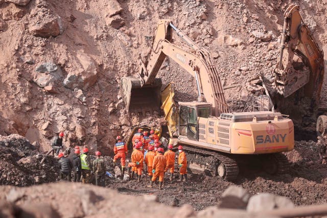 <p>Rescuers conduct rescue works at the site of a collapsed coal mine in Alxa League, Inner Mongolia </p>