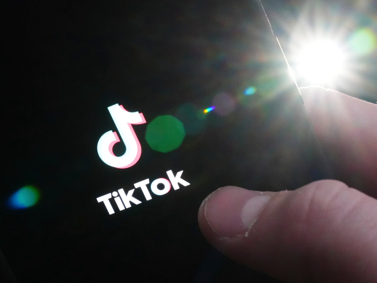 White House: No more TikTok on gov’t devices within 30 days