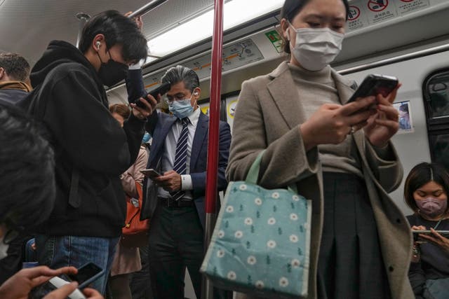 <p>Face masks should be worn again on public transport, experts have claimed </p>