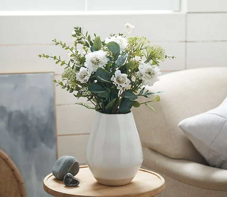 Hand-tied spring bunch (£70, Thewhitecompany.com )