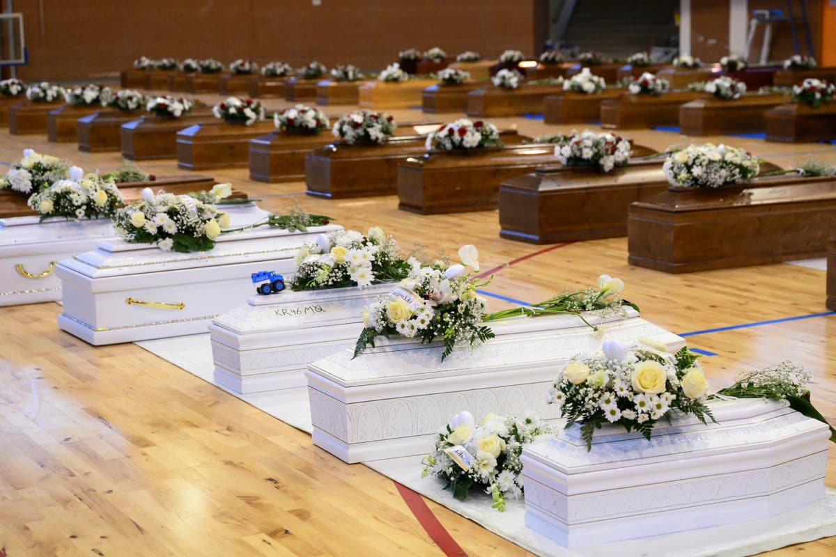 Shipwreck off Italy: stadium filled with coffins of migrants