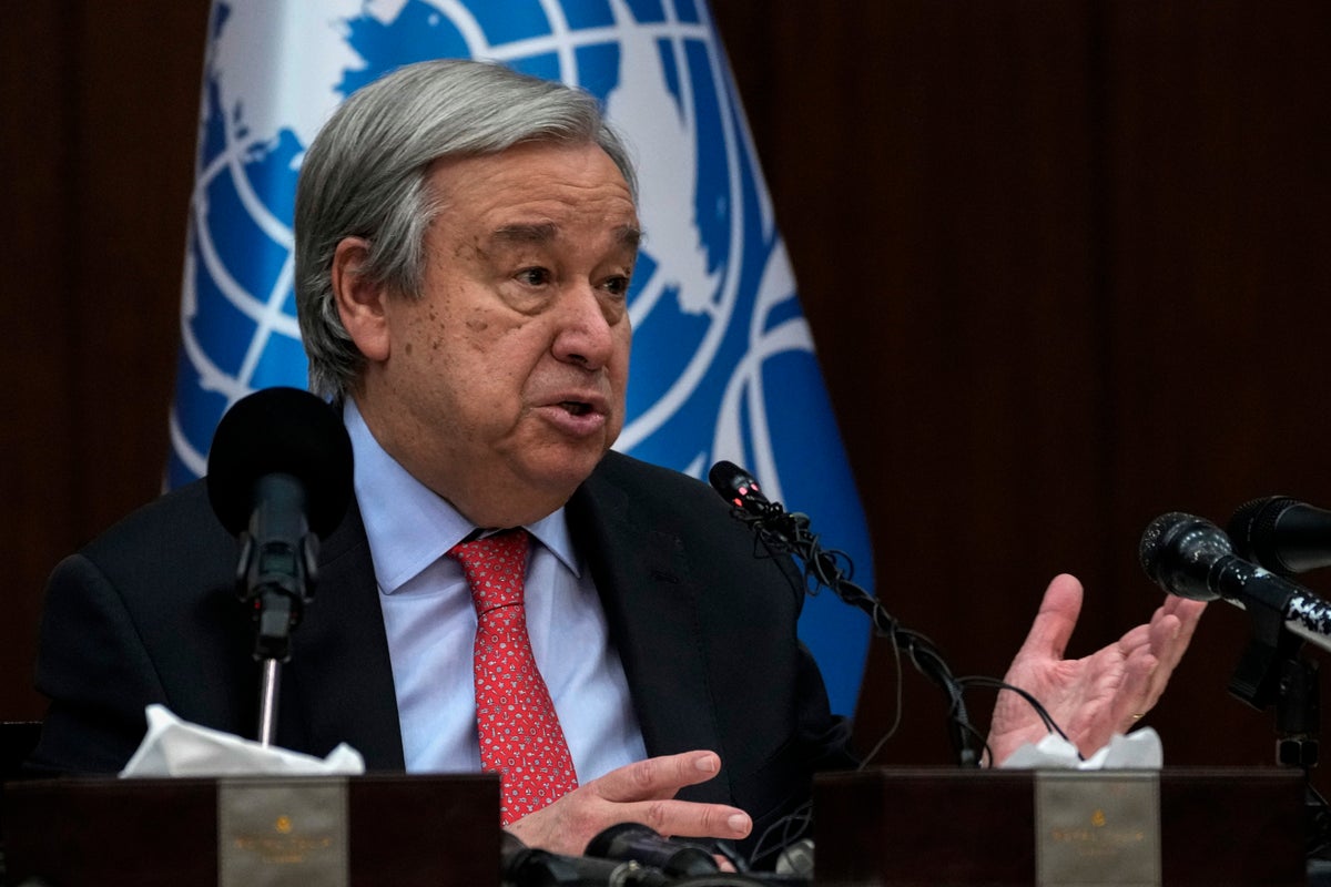 UN chief praises moves toward stability in rare Iraq visit