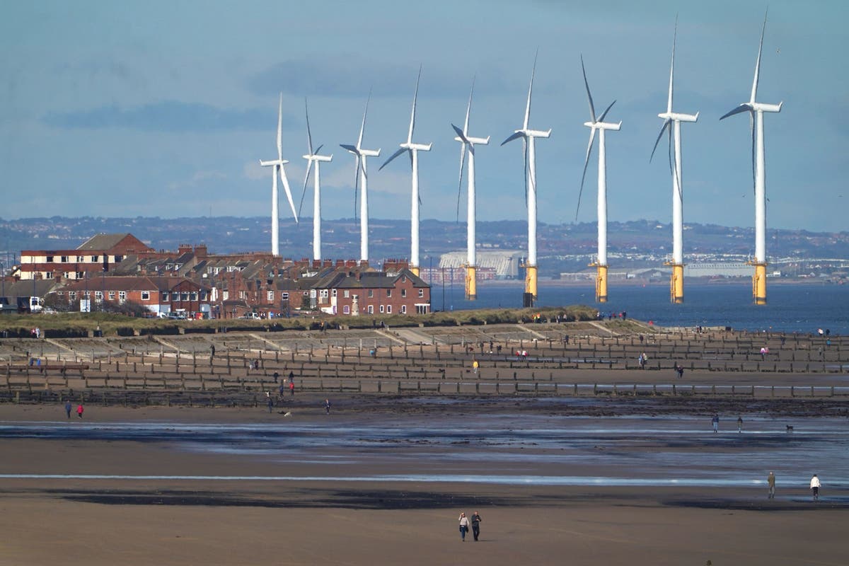 Analitycy twierdzą, że odnawialne źródła energii w Wielkiej Brytanii wyprodukowały wystarczającą ilość energii elektrycznej, aby „zasilić każdy dom w Wielkiej Brytanii” zimą