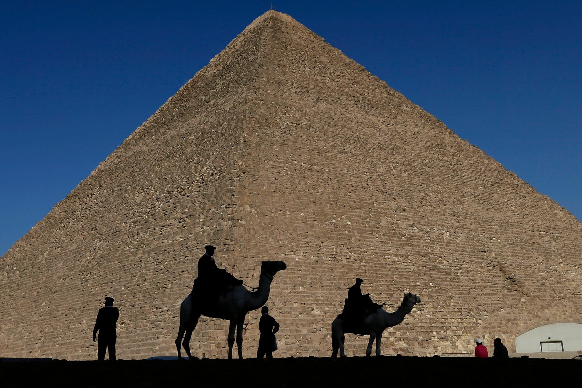 ¡Impactante Descubrimiento! Nueva Teoría Revela el Secreto de la Construcción de las Pirámides de Egipto: ¿Una Antigua Máquina Inteligente?