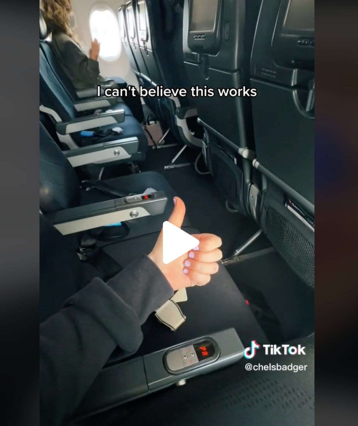 Traveller shares Qantas flight hack for getting full row of seats to yourself
