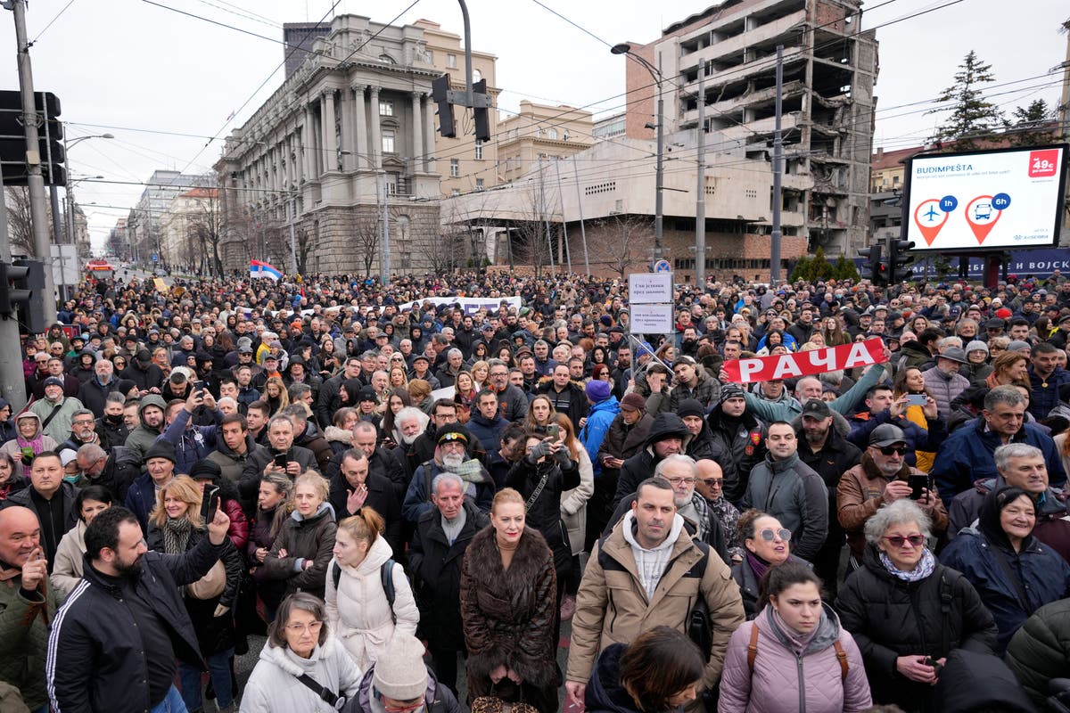 Срби на митингу подршке смењеним тужиоцима за борбу против корупције