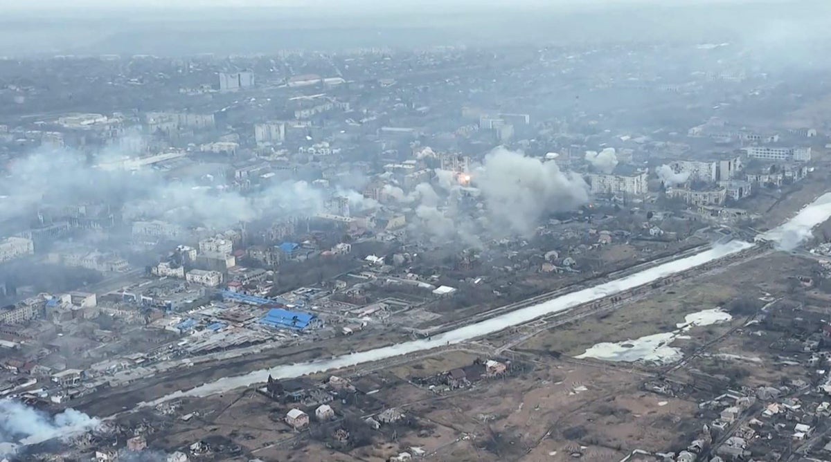 Ukrayna Rusya - en son haberler: Zelensky'nin güçleri tutunurken Bakhmut çatışması '24 saat' devam ediyor