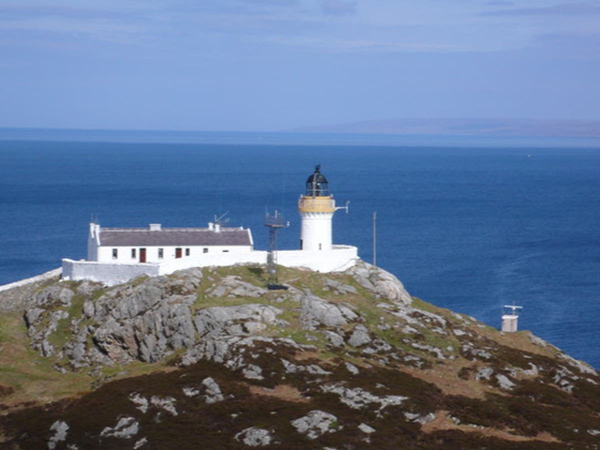 Tiny uninhabited Scottish island offers dream job for couple to escape the rat race